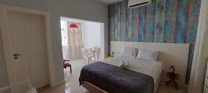 Departamento básico | Espacio para trabajar con laptop, wifi gratis y ropa de cama 