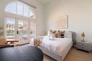 Iron/ironing board, free WiFi, bed sheets - Luxury Montclair Studio｜Pool & Spa｜Secure & Stylish (Montclair)