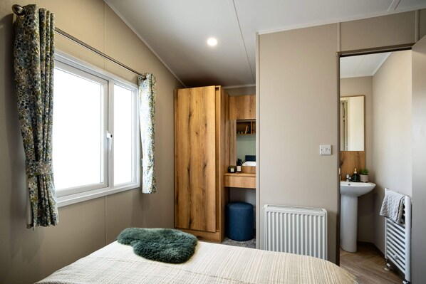 3 bedrooms, individually decorated, individually furnished, free WiFi