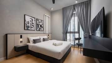 Minibar, meja kerja, Wi-Fi gratis, dan seprai linen