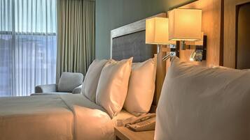 Kamar, 2 Tempat Tidur Double, Bebas Asap Rokok | Tempat tidur bayi gratis, Wi-Fi gratis, dan seprai linen