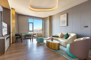 Executive Suite, 1 King Bed, Smoking - Wyndham Lijiang Yulong (Lijiang)