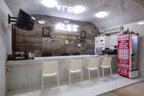 Reception - Hotel O near Lippo Mall Jogja (Yogyakarta)