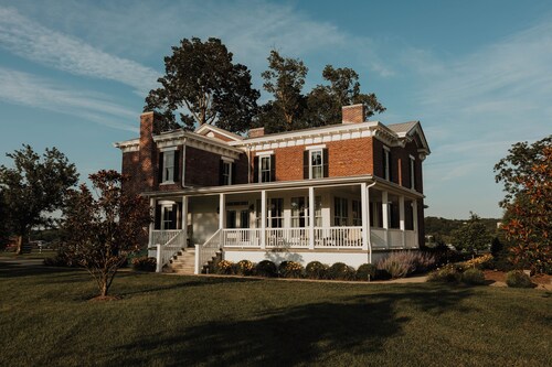 Historic Woodlawn Estate: Where Historic Charm meets Modern Luxury