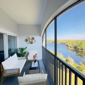 Property grounds - Epic 3-bed/3bth condo Next Door to Disney World (Orlando)