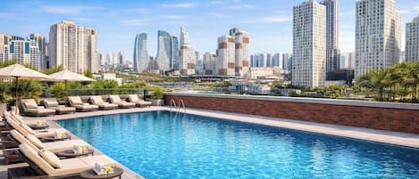 Piscine extérieure (ouverte en saison)