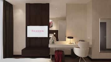 Premium bedding, in-room safe, laptop workspace, blackout drapes