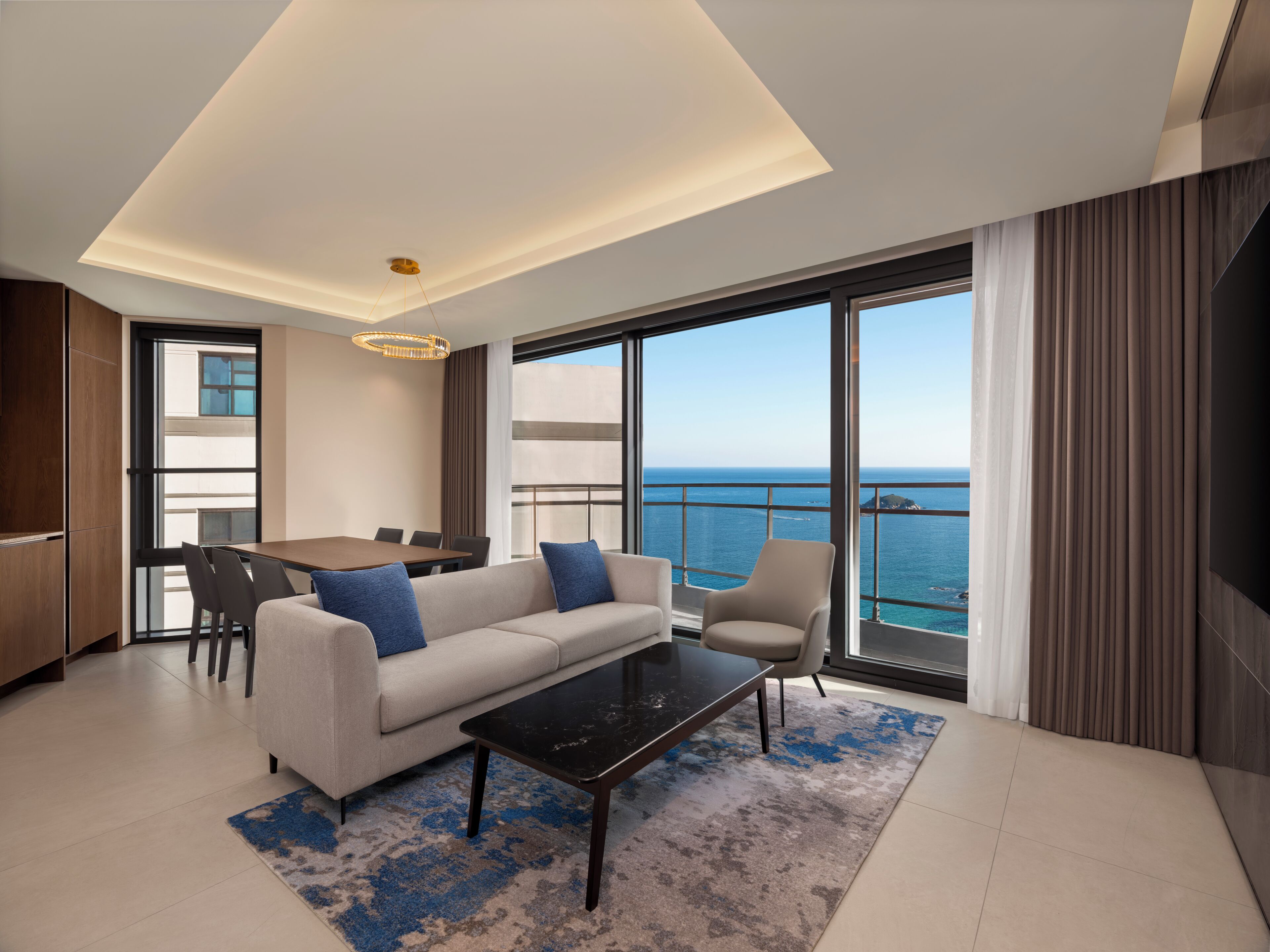 In-room safe, iron/ironing board, free WiFi, bed sheets