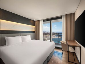 Presidential Suite | Safe på rommet, strykejern/-brett, wi-fi (inkludert) og sengetøy