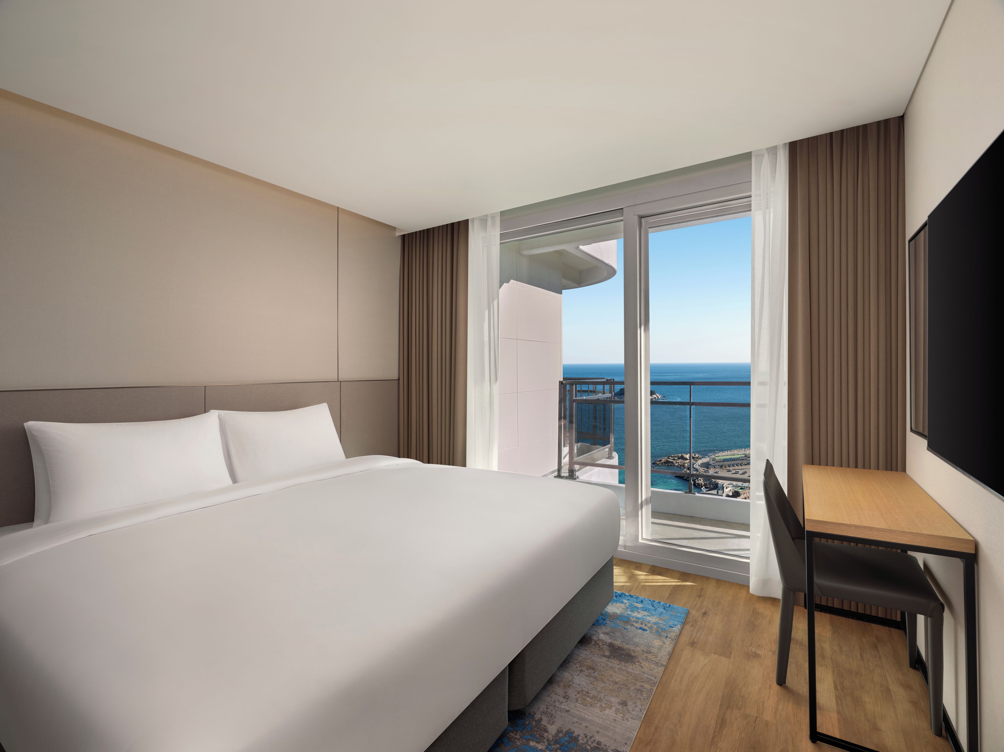 프리미어 더블 코너, 바다 전망 | 객실 내 금고, 다리미/다리미판, 무료 WiFi, 침대 시트