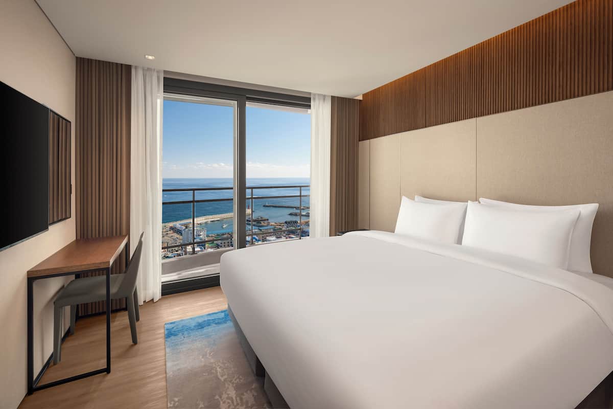 In-room safe, iron/ironing board, free WiFi, bed sheets