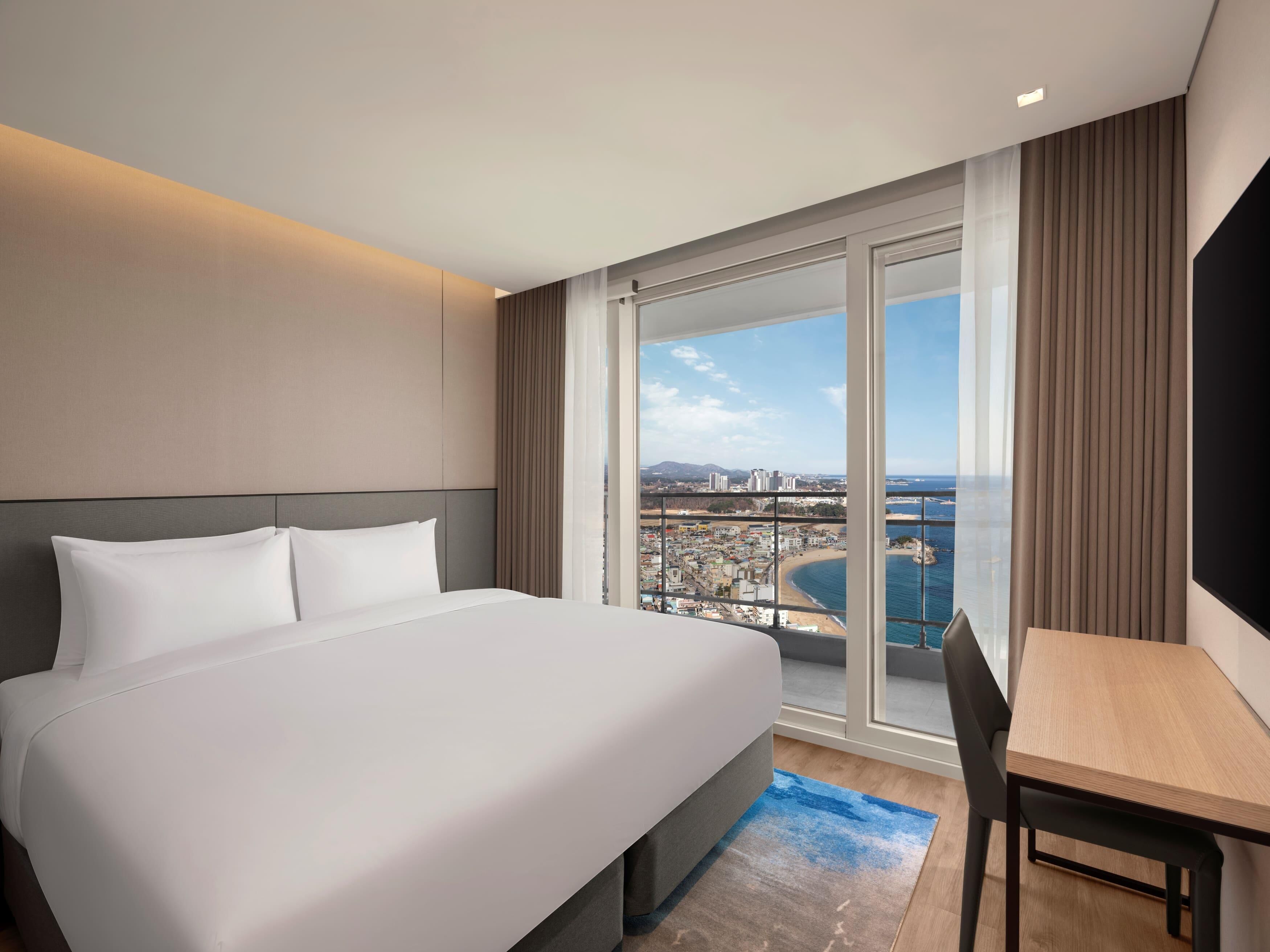 Premier Double Ocean View | Caja fuerte, tabla de planchar con plancha, wifi gratis y ropa de cama