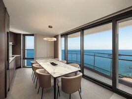 Presidential Suite | 客房内保险箱、熨斗/熨衣板、免费 WiFi、床单