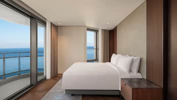 Presidential Suite | In-room safe, iron/ironing board, free WiFi, bed sheets