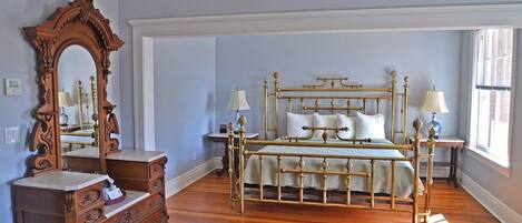 Deluxe Suite | Individually decorated, individually furnished, free WiFi, bed sheets