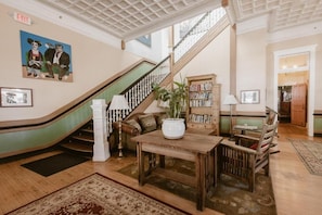 Interior - Castaneda Hotel (Las Vegas)