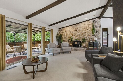 Step Back in Time at Our 1970s Retro Retreat *Game Room* Lounge* Right off I5