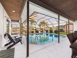 Pool - 3 Bedroom Waterfront Pool Villa with Gulf Access (Cape Coral)