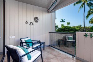 Condo, 1 Queen Bed with Sofa bed (Kailua Bay Resort#4-204) | Terrace/patio - Kailua Bay Resort#4-204 (Kailua-Kona)