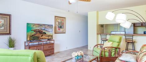公寓客房, 1 張加大雙人床和 1 張沙發床 (Kailua Bay Resort#4-204) | 起居區
