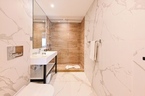 Towels, soap, shampoo, toilet paper - Boutique Hotel Aruba Casablanca (Casablanca)