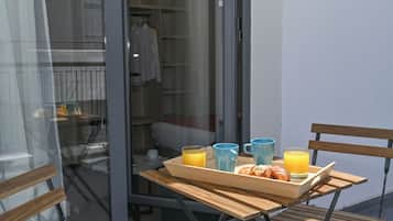 Suite Luxe, vue ville | Décoration personnalisée, ameublement personnalisé, bureau