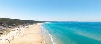 Dino Beach House - Three Bedroom House, Sleeps 6