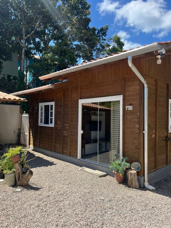 Exterior - Cozy house in Bombinhas, with an excellent location. (Bombinhas)