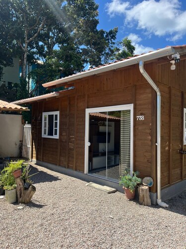 Cozy house in Bombinhas, with an excellent location.