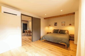 Fer et planche à repasser, Wi-Fi, draps fournis