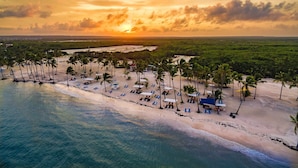 Beach - Cap Cana | King Bed | Pool & Jacuzzi (Punta Cana)