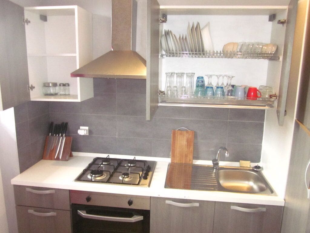 Micro-ondes, four, plaque de cuisson