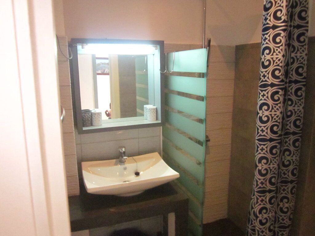 Towels, toilet paper