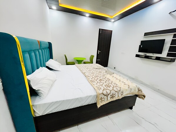 Room - Brothers Hotel  (Panchkula Urban Estate)