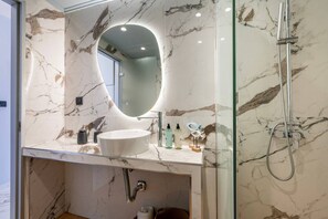 Hair dryer, towels - The Shell Suite | Avra Suites (Kos)