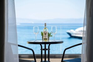 Dining - The Shell Suite | Avra Suites (Kos)