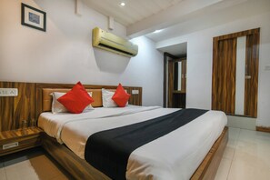 Standardrum | Skrivbord, arbetsyta för laptop och gratis wi-fi