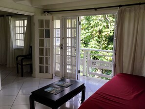 Interior - Live Easy at the mystic (Ocho Rios)