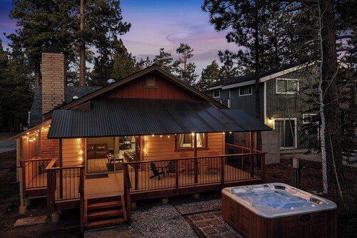 Serene 3-bedroom cabin in Big Bear Lake perfect for relaxing getaway