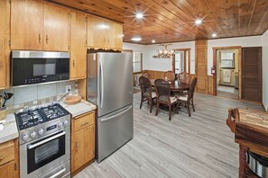 Private kitchen - Serene 3-bedroom cabin in Big Bear Lake perfect for relaxing getaway (Big Bear Lake)