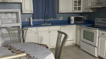 Mikrobølgeovn, ovn, kogeplade, opvaskemaskine