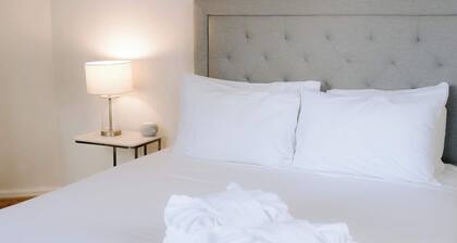 The Emerson Bungalow Private Retreat Near Park