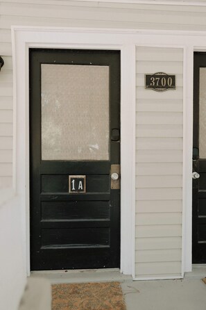 Exterior detail - Family-Friendly Charming Combo Bungalow w/ WiFi (North Charleston)