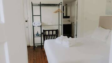 1 bedroom, desk, iron/ironing board, WiFi