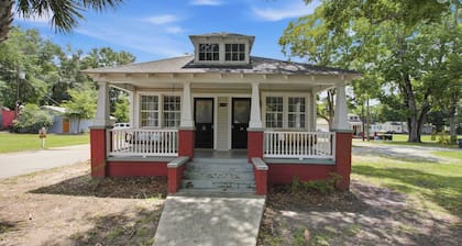 Charming Charleston Bungalow Near Downtown w/ WiFi and AC