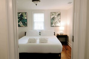1 bedroom, desk, iron/ironing board, WiFi