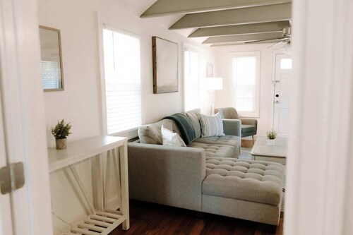 Stylish Bungalow Stay Near Downtown Charleston