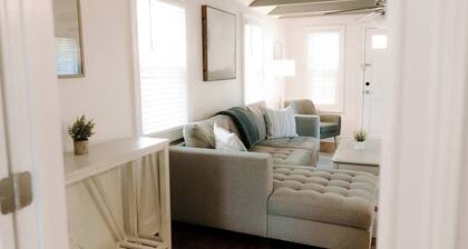 Stylish Bungalow Stay Near Downtown Charleston