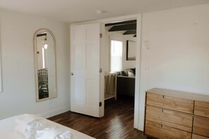 Interior - Stylish Bungalow Stay Near Downtown Charleston (North Charleston)