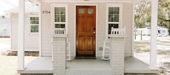 Stylish Bungalow Stay Near Downtown Charleston
